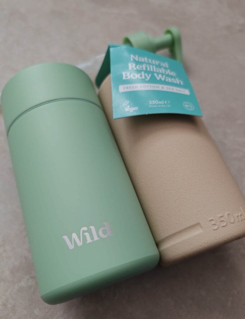 Eco-friendly refillable body wash and green bottle, made in the UK, 350ml, vegan, fresh cotton and sea salt.