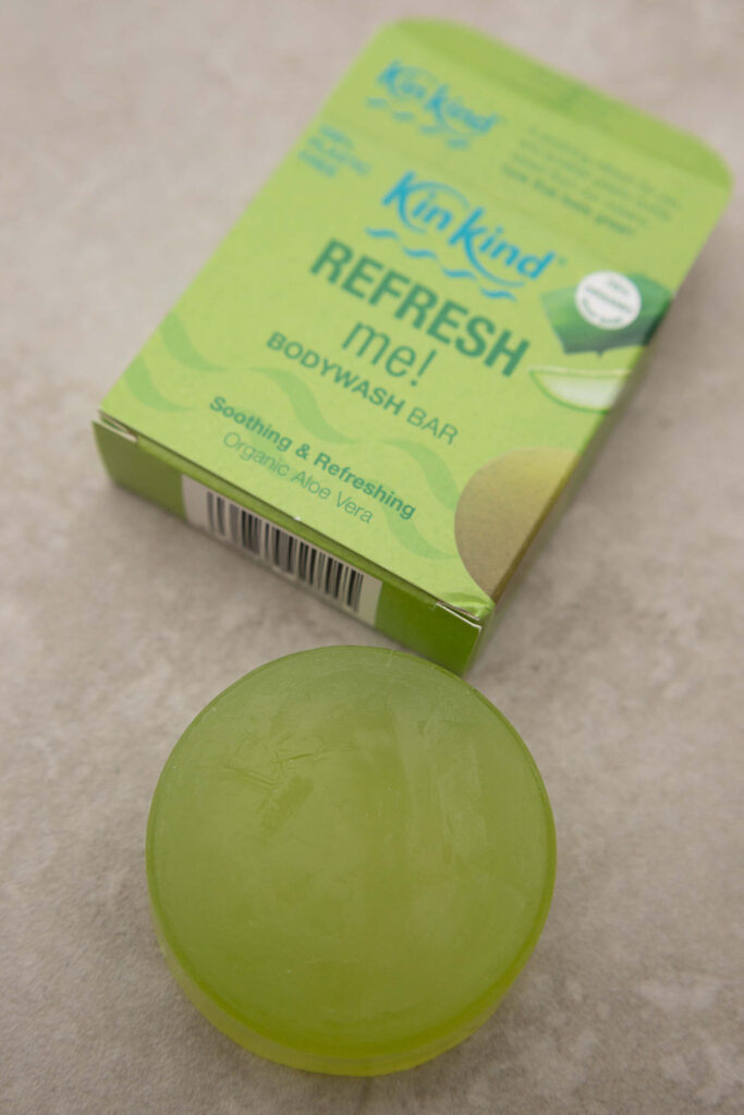 Green Refresh Me! bodywash bar with organic aloe vera, offering soothing and refreshing benefits.